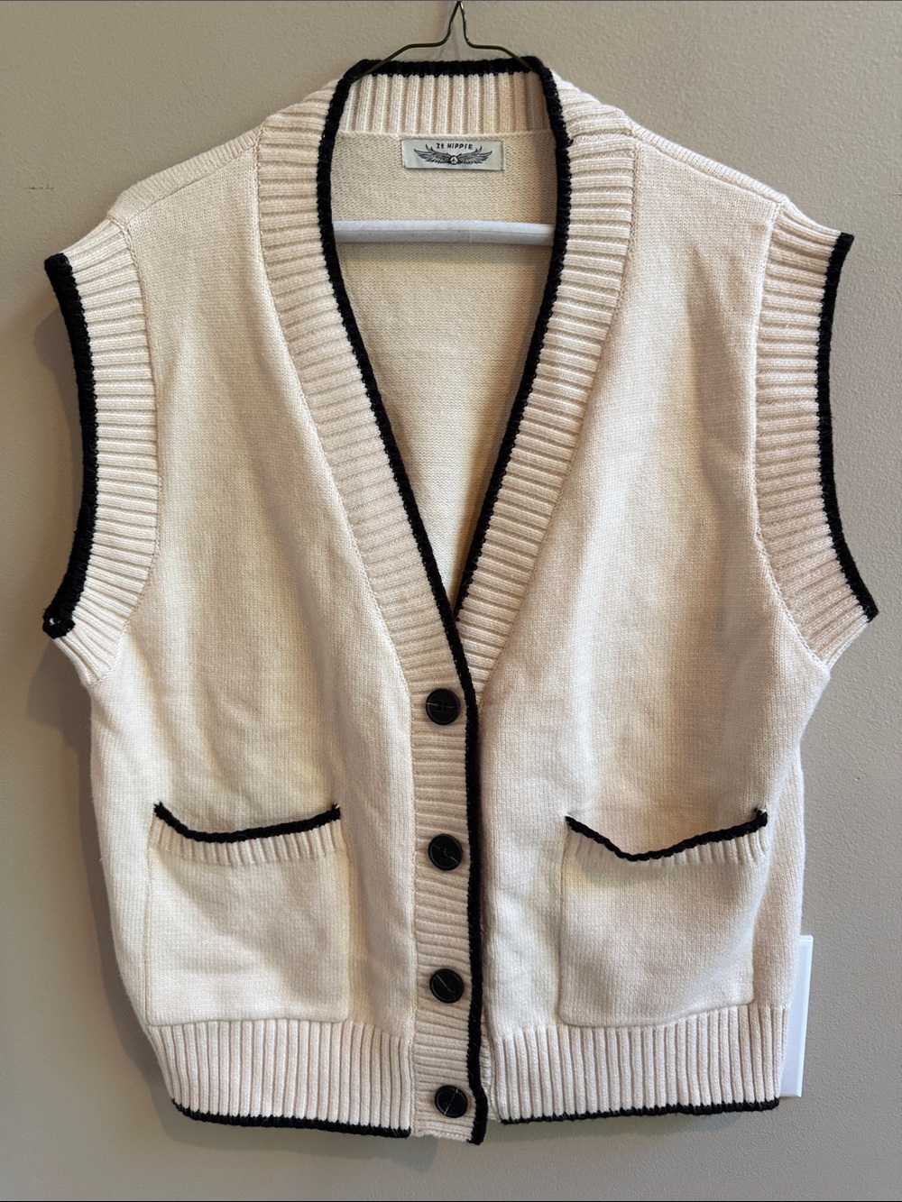 It Hippie Sweater Vest Button-Front Cream Black Trim Ribbed Pockets